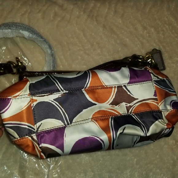 Handbag - Picture 3 of 6